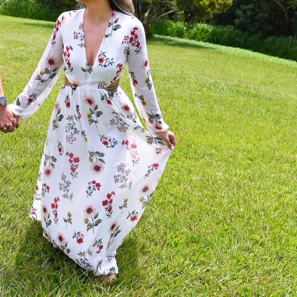 Forever 21 Dresses & Skirts - Forever 21 Floral Maxi Dress Forever 21 Dresses & Skirts - Forever 21 Floral Maxi Dress
